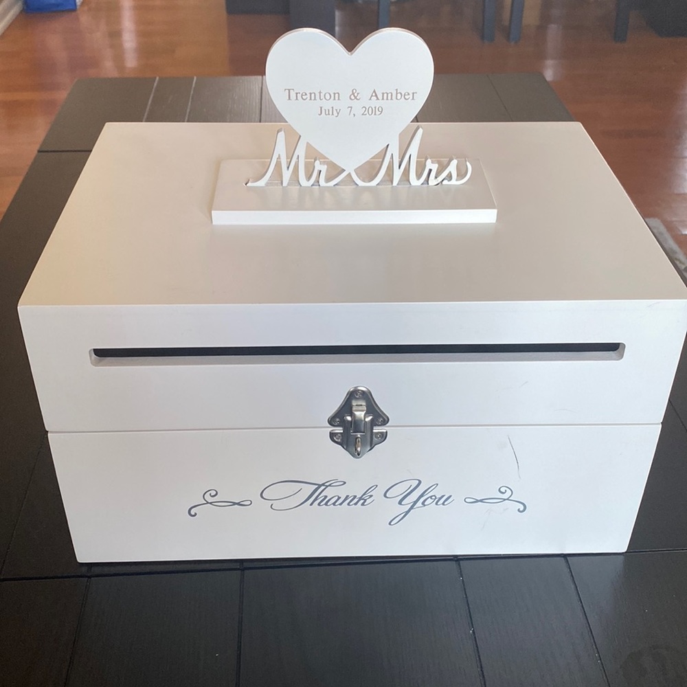 Wedding wishing well box from things remembered